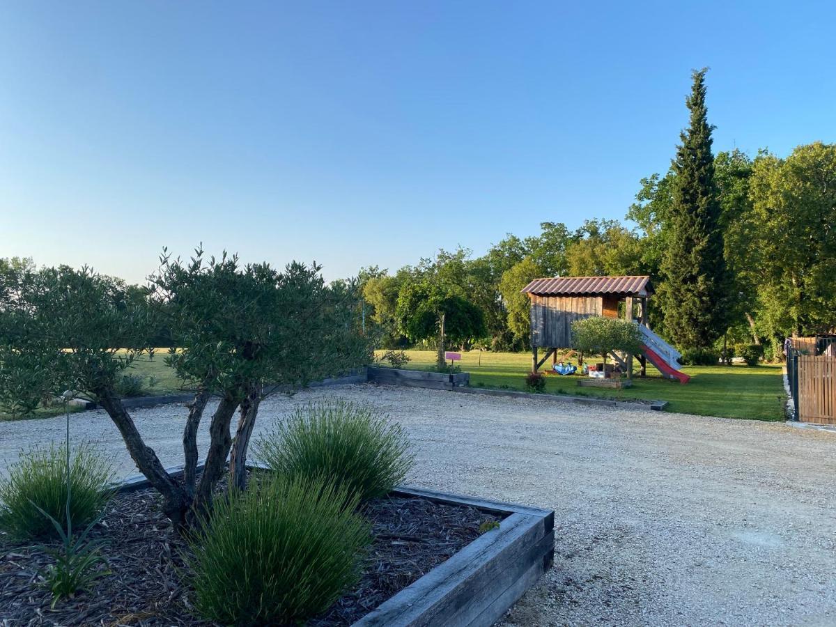 Hotel Coulonges à Savignac-sur-Leyze Extérieur photo