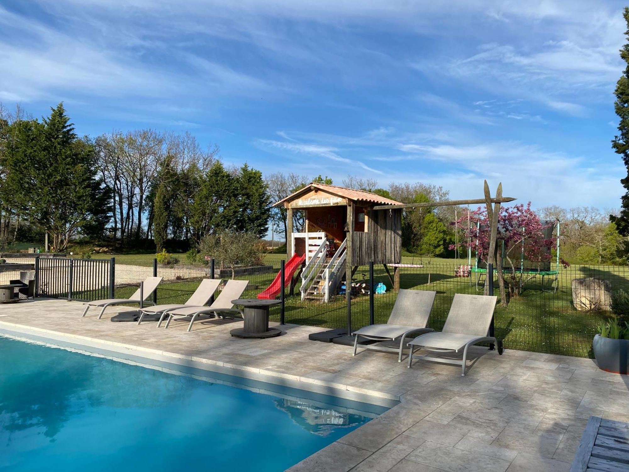 Hotel Coulonges à Savignac-sur-Leyze Extérieur photo